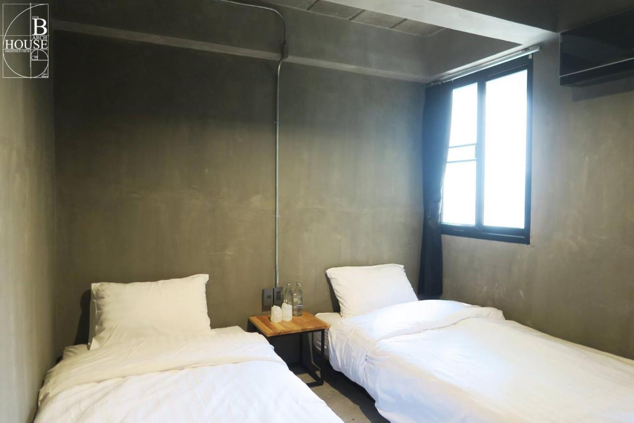 B Arch House Hotel And Cafe Ll No Parking Ll Chiang Mai Extérieur photo